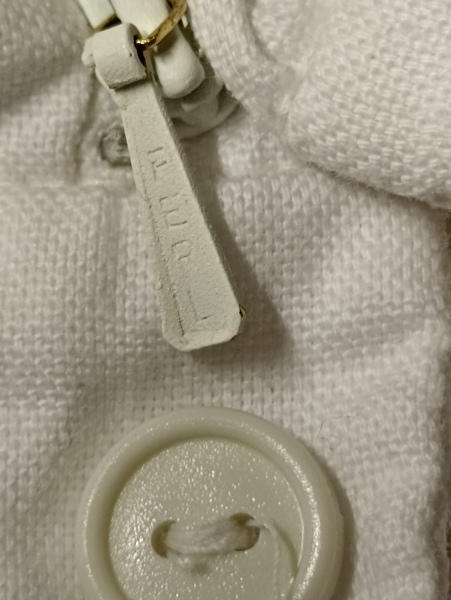 I need help to identify a clothing logo please 