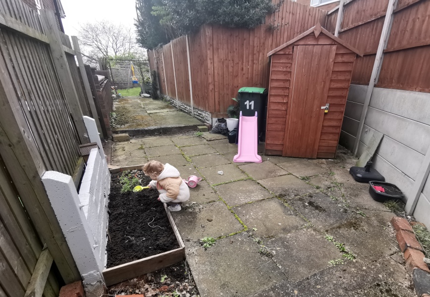What on earth do we do with this area?!
