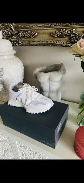 Pls show me your New Balances! 