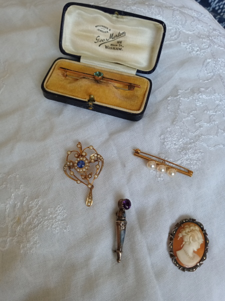 Royal Style and Beauty: Open the vaults, alert the nation, get out bling for the Coronation! 