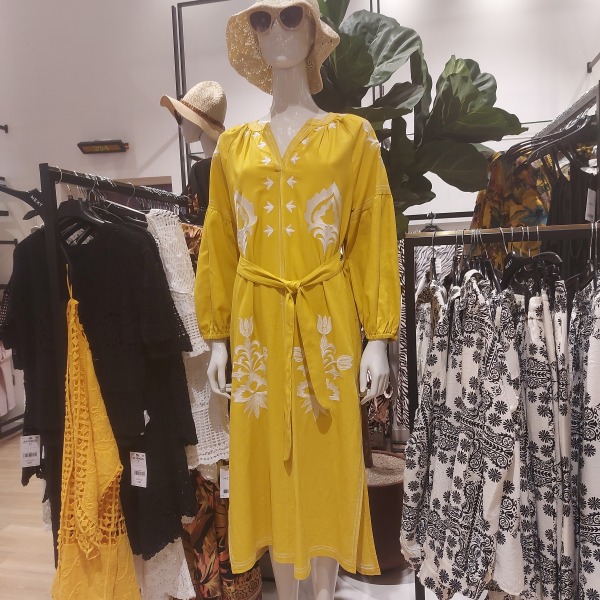 Need to up my "dressing for breakfast on holiday " game