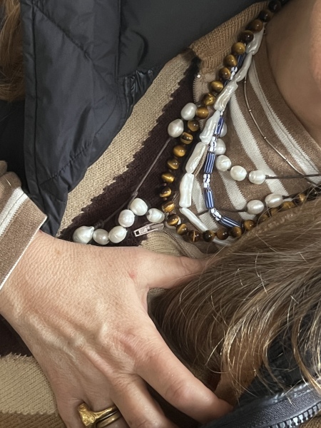 Les Parisiennes des Mamansnet: JesusFlo Superstar in a Back Lit Kaftan (Toyboy Not Included)