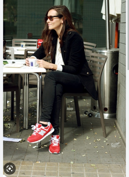DH saying black suit + sneakers is not smart enough