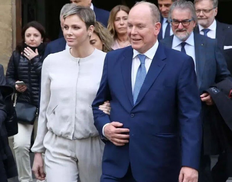 Royal Style and Beauty: Open the vaults, alert the nation, get out bling for the Coronation! 