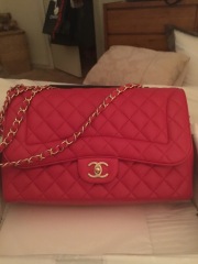 Chanel chat thread