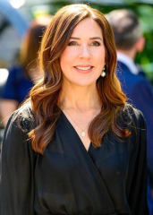 Royal Style and Beauty: Open the vaults, alert the nation, get out bling for the Coronation! 