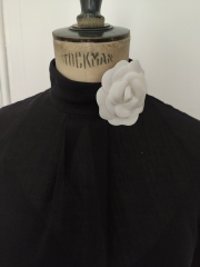 Les Parisiennes des Mamansnet: JesusFlo Superstar in a Back Lit Kaftan (Toyboy Not Included)