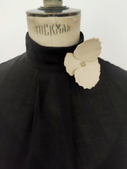 Les Parisiennes des Mamansnet: JesusFlo Superstar in a Back Lit Kaftan (Toyboy Not Included)