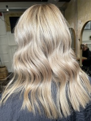 Hair washed and ‘set’ once a week; is this still a thing?