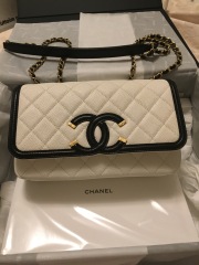 Chanel chat thread
