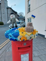 Come and tell me your dull and unexciting news 25: Calmly through the day 