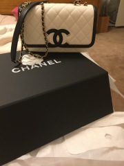 Chanel chat thread