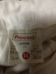 I need help to identify a clothing logo please 