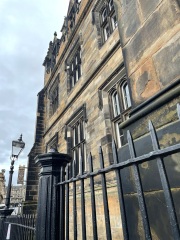 AIBU to think the buildings in Edinburgh are never cleaned? 