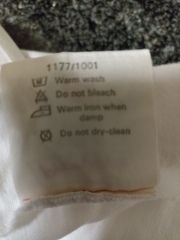 I need help to identify a clothing logo please 