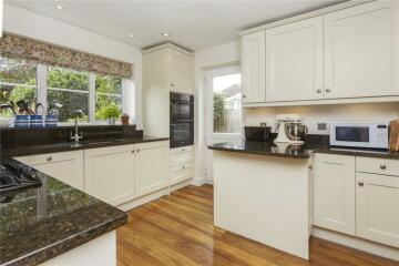 Help with flooring please - kardean classic oak or French oak 