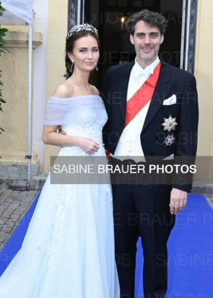 Royal Style and Beauty: St Edward's Crown is back in the box, time for more diamonds, glitter and frocks! 