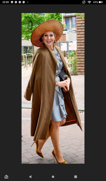 Royal Style and Beauty: St Edward's Crown is back in the box, time for more diamonds, glitter and frocks! 