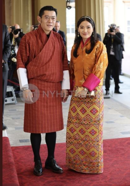 Royal Style and Beauty: Coronation, let's be bold! Bring on the diamonds and bring on the gold! 