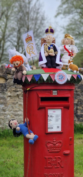 Crocheted post box royal toppers 