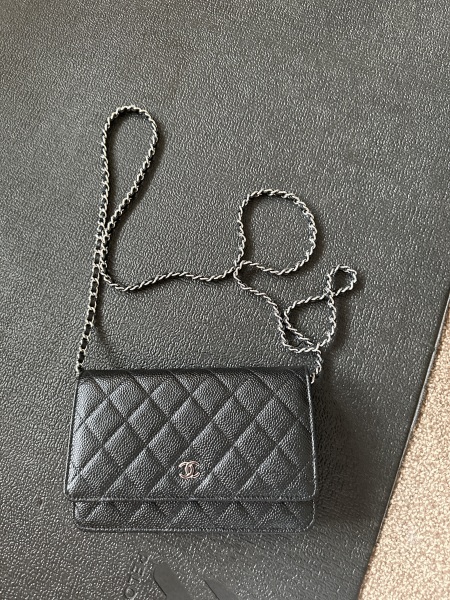 Chanel chat thread