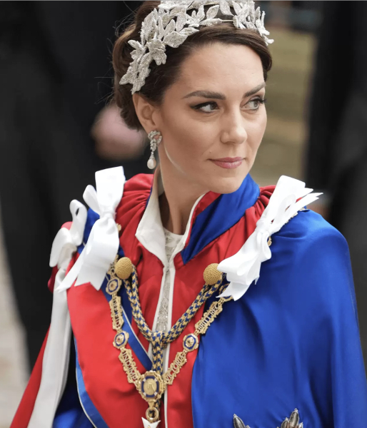 Royal Style and Beauty: St Edward's Crown is back in the box, time for more diamonds, glitter and frocks! 