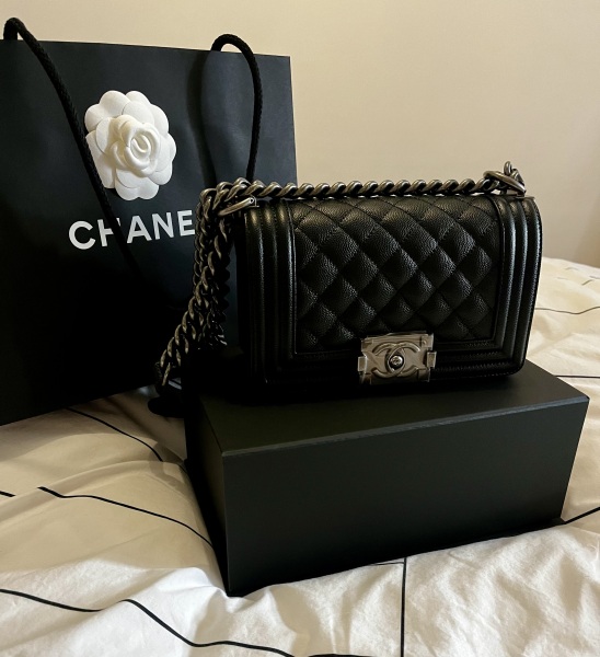 Chanel chat thread