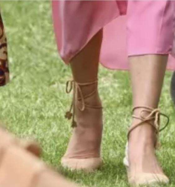 Royal Style and Beauty: St Edward's Crown is back in the box, time for more diamonds, glitter and frocks! 