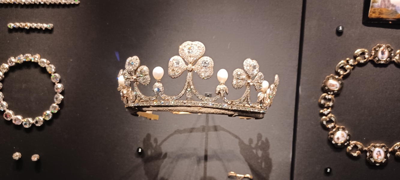 Royal Style and Beauty: Open the vaults, alert the nation, get out bling for the Coronation! 