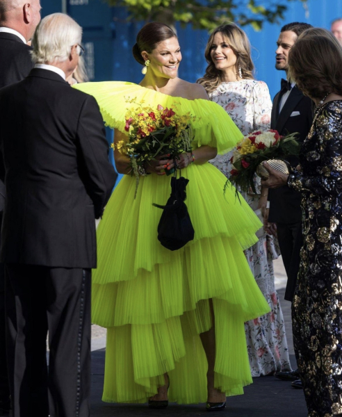 Royal Style and Beauty: St Edward's Crown is back in the box, time for more diamonds, glitter and frocks! 