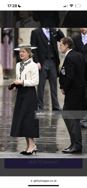 Royal Style and Beauty: Coronation, let's be bold! Bring on the diamonds and bring on the gold! 