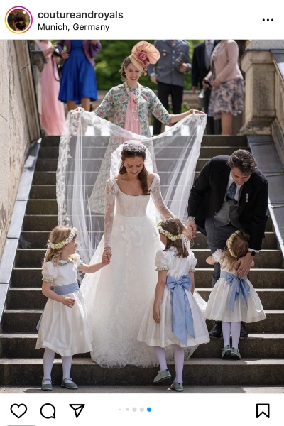Royal Style and Beauty: St Edward's Crown is back in the box, time for more diamonds, glitter and frocks! 