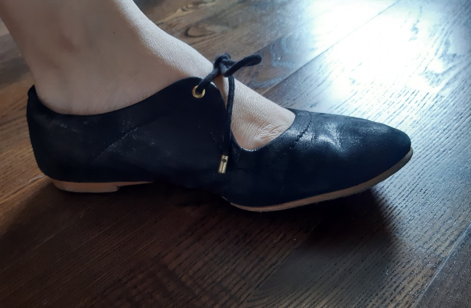 Work shoes for with wide leg trousers