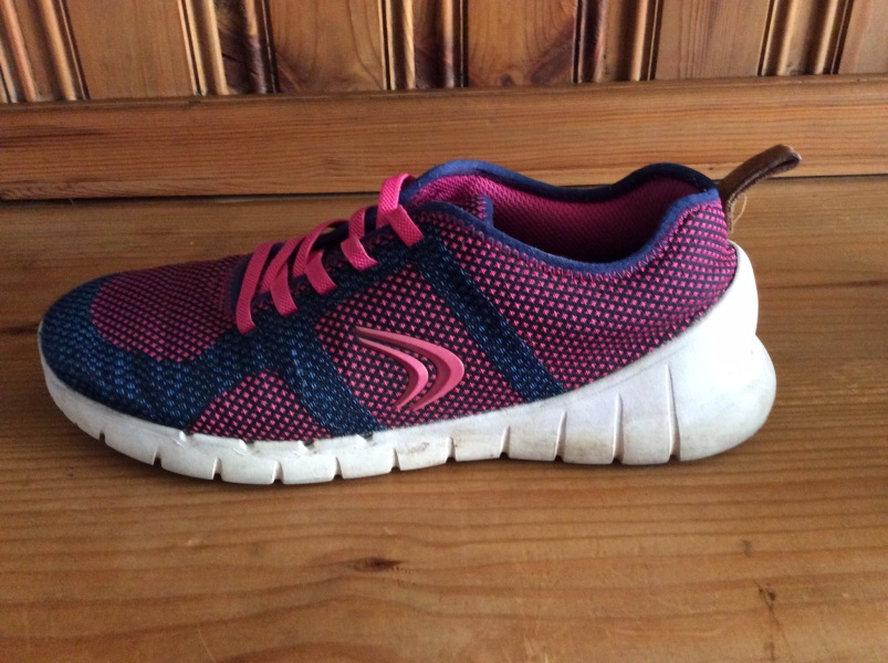 Can anyone identify this shoe