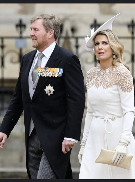 Royal Style and Beauty: Coronation, let's be bold! Bring on the diamonds and bring on the gold! 