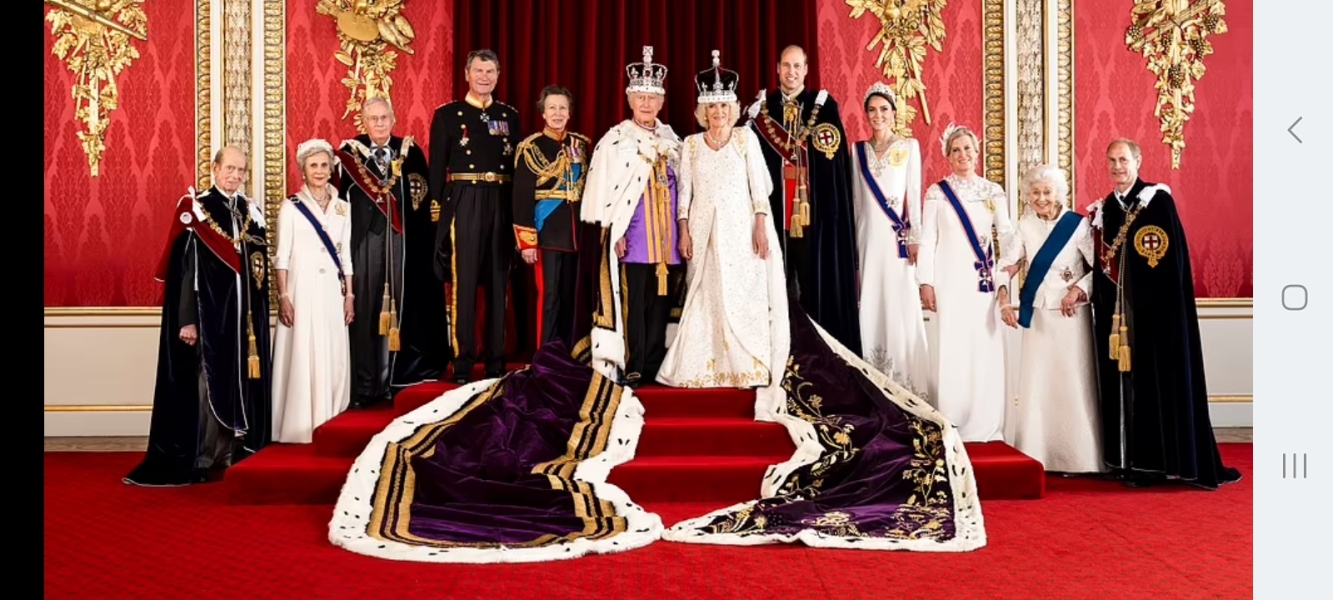 Royal Style and Beauty: St Edward's Crown is back in the box, time for more diamonds, glitter and frocks! 