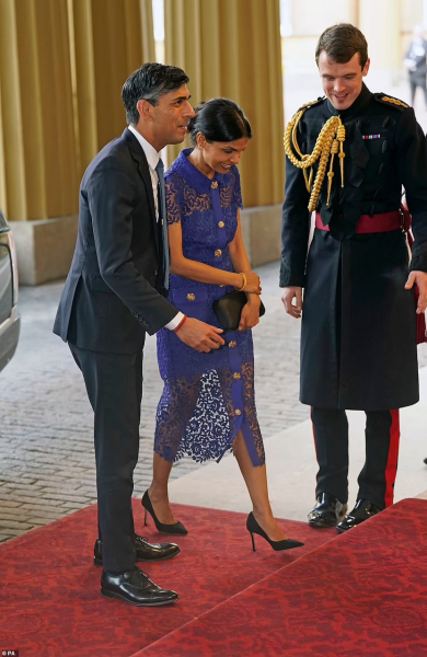 Royal Style and Beauty: Coronation, let's be bold! Bring on the diamonds and bring on the gold! 