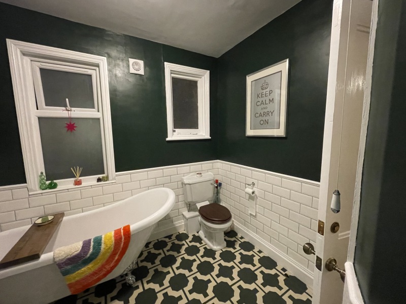 Recommend me a dark green paint please!