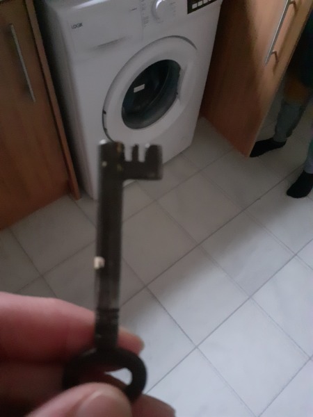 Urgent anyone know how to pick a lock or are psychic 