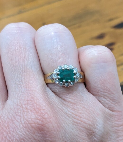 Show me your emerald rings please! 