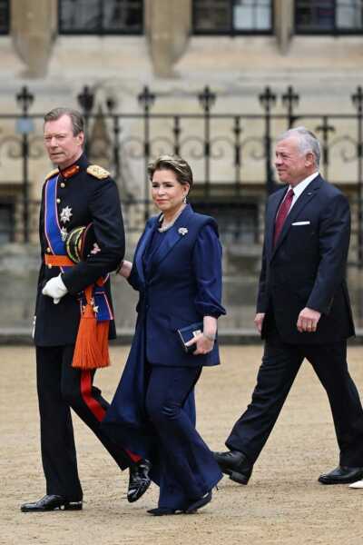 Royal Style and Beauty: Coronation, let's be bold! Bring on the diamonds and bring on the gold! 