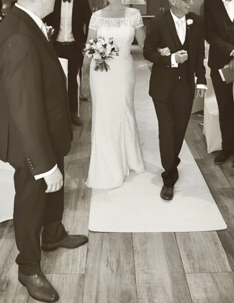 Help finding outfit for 40-ish bride, second wedding