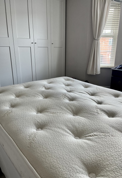 Has your mattress not dipped and is long lasting? What make is it please!