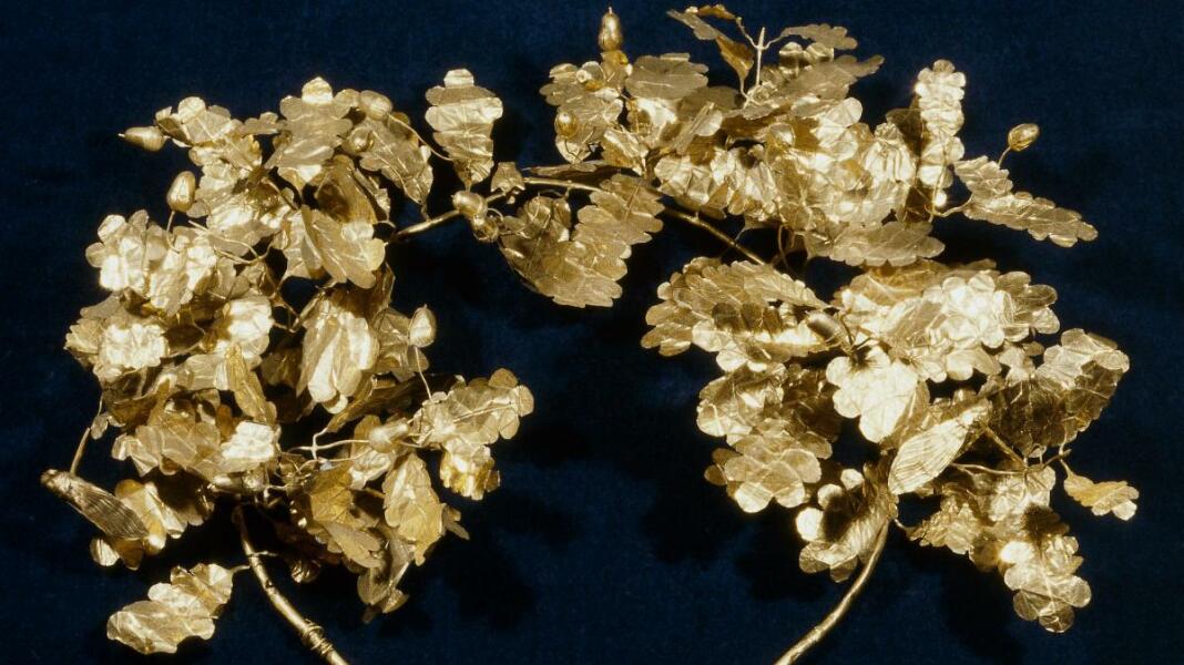 Royal Style and Beauty: Open the vaults, alert the nation, get out bling for the Coronation! 