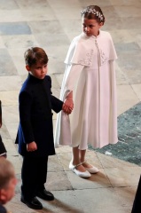 Royal Style and Beauty: Coronation, let's be bold! Bring on the diamonds and bring on the gold! 