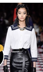 Les Parisiennes des Mamansnet: JesusFlo Superstar in a Back Lit Kaftan (Toyboy Not Included)