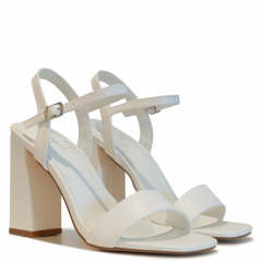 Royal Style and Beauty: St Edward's Crown is back in the box, time for more diamonds, glitter and frocks! 