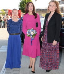 Royal Style and Beauty: St Edward's Crown is back in the box, time for more diamonds, glitter and frocks! 
