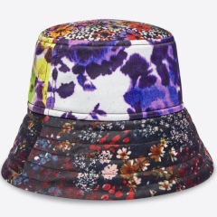 Les Parisiennes des Mamansnet: JesusFlo Superstar in a Back Lit Kaftan (Toyboy Not Included)