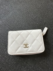 Chanel chat thread